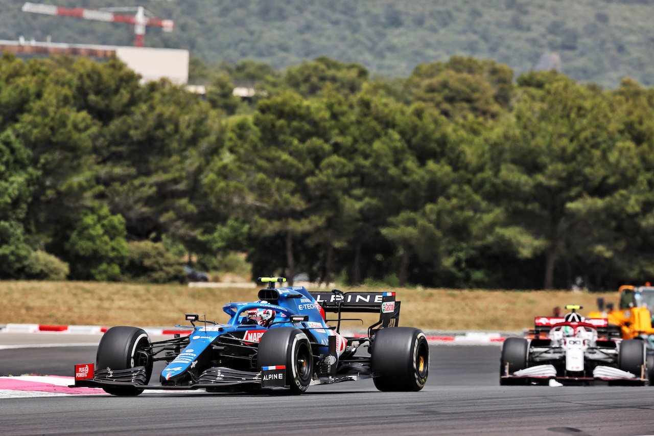 GP FRANCIA, Esteban Ocon (FRA) Alpine F1 Team A521.
20.06.2021. Formula 1 World Championship, Rd 7, French Grand Prix, Paul Ricard, France, Gara Day.
- www.xpbimages.com, EMail: requests@xpbimages.com © Copyright: Batchelor / XPB Images