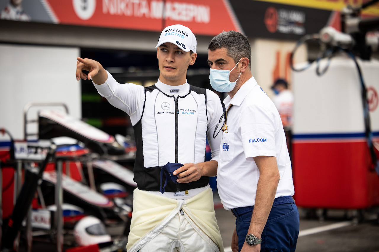 GP FRANCIA, (L to R): George Russell (GBR) Williams Racing with Michael Masi (AUS) FIA Gara Director.
20.06.2021. Formula 1 World Championship, Rd 7, French Grand Prix, Paul Ricard, France, Gara Day.
- www.xpbimages.com, EMail: requests@xpbimages.com © Copyright: Bearne / XPB Images