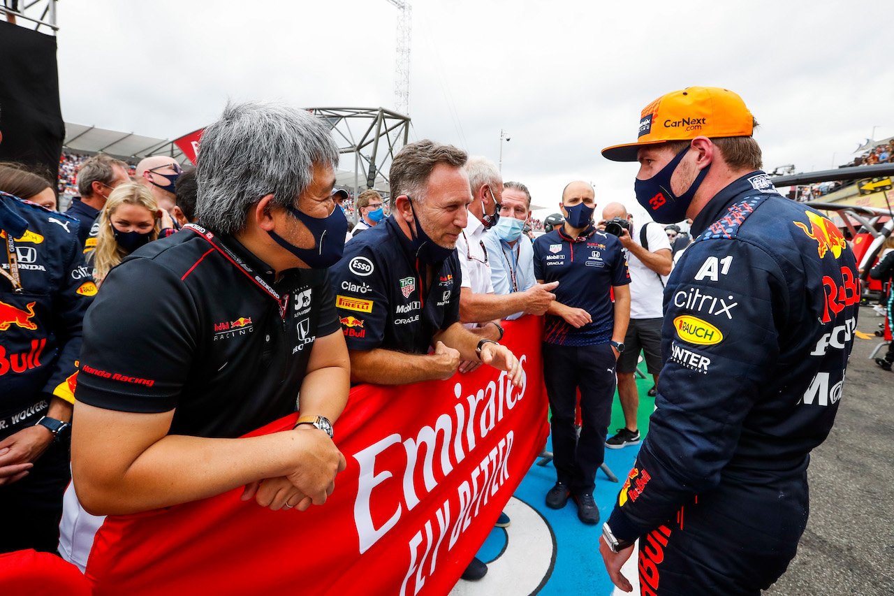 GP FRANCIA, Gara winner Max Verstappen (NLD) Red Bull Racing with Masashi Yamamoto (JPN) Honda Racing F1 Managing Director e Christian Horner (GBR) Red Bull Racing Team Principal in parc ferme.
20.06.2021. Formula 1 World Championship, Rd 7, French Grand Prix, Paul Ricard, France, Gara Day.
- www.xpbimages.com, EMail: requests@xpbimages.com © Copyright: FIA Pool Image for Editorial Use Only