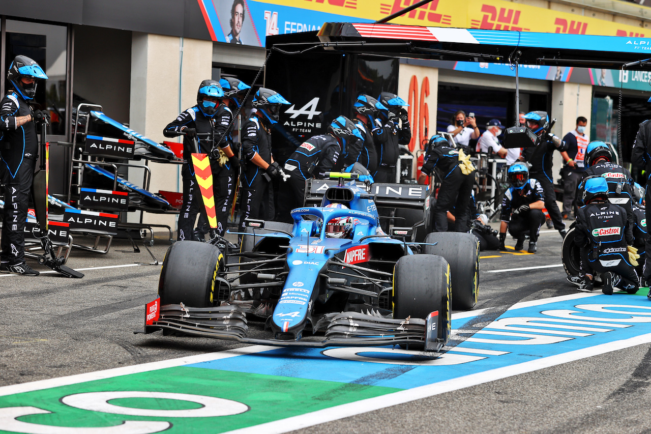 GP FRANCIA, Esteban Ocon (FRA) Alpine F1 Team A521 makes a pit stop.
20.06.2021. Formula 1 World Championship, Rd 7, French Grand Prix, Paul Ricard, France, Gara Day.
- www.xpbimages.com, EMail: requests@xpbimages.com © Copyright: Moy / XPB Images