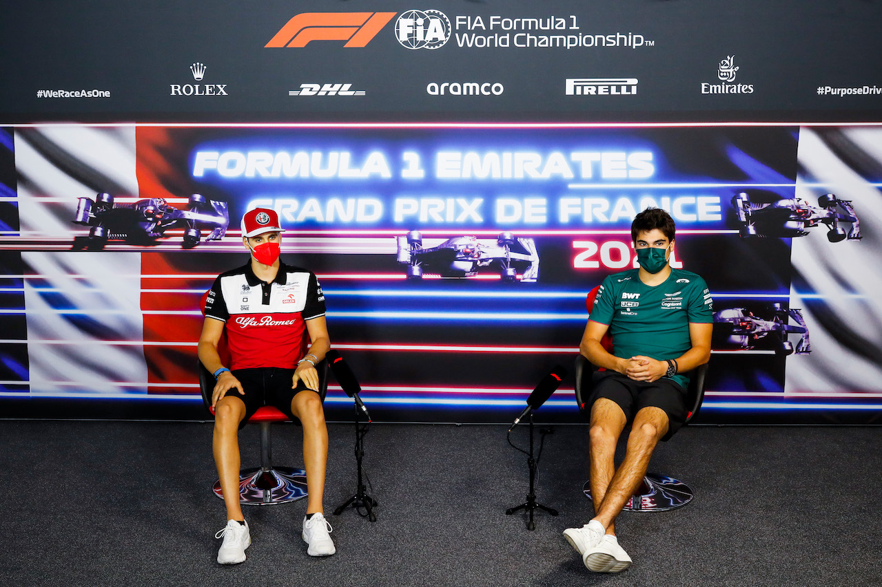 GP FRANCIA, (L to R): Antonio Giovinazzi (ITA) Alfa Romeo Racing e Lance Stroll (CDN) Aston Martin F1 Team in the FIA Press Conference.
17.06.2021. Formula 1 World Championship, Rd 7, French Grand Prix, Paul Ricard, France, Preparation Day.
- www.xpbimages.com, EMail: requests@xpbimages.com © Copyright: FIA Pool Image for Editorial Use Only
