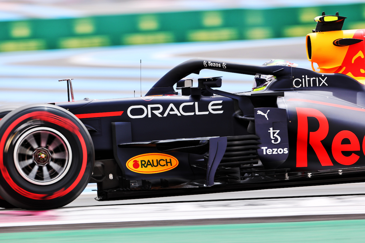 GP FRANCIA, Sergio Perez (MEX) Red Bull Racing RB16B.
19.06.2021. Formula 1 World Championship, Rd 7, French Grand Prix, Paul Ricard, France, Qualifiche Day.
- www.xpbimages.com, EMail: requests@xpbimages.com © Copyright: Charniaux / XPB Images
