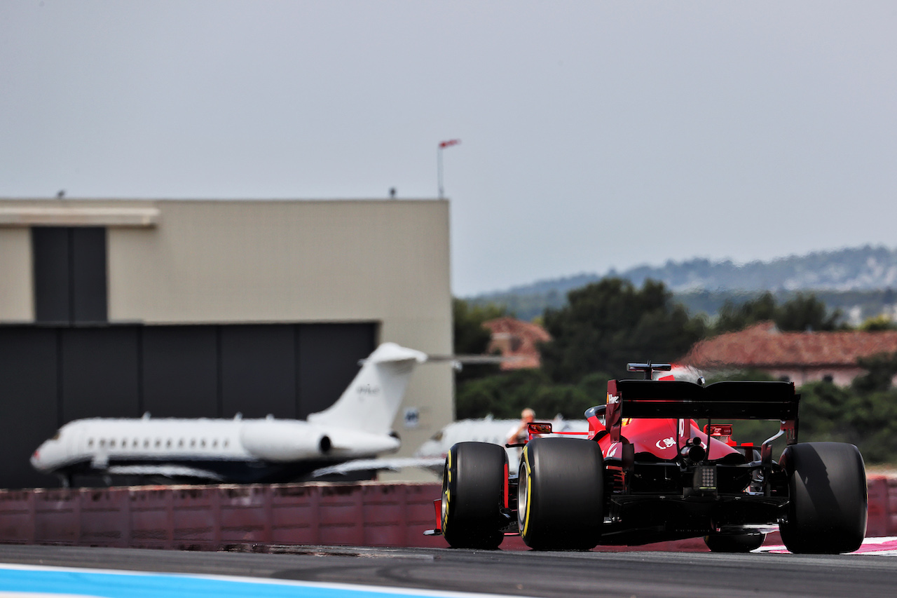 GP FRANCIA, Charles Leclerc (MON) Ferrari SF-21.
18.06.2021. Formula 1 World Championship, Rd 7, French Grand Prix, Paul Ricard, France, Practice Day.
- www.xpbimages.com, EMail: requests@xpbimages.com © Copyright: Batchelor / XPB Images