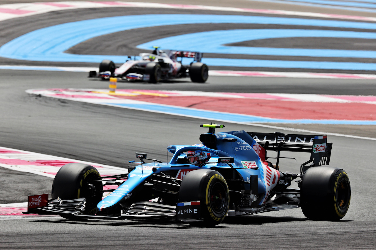 GP FRANCIA, Esteban Ocon (FRA) Alpine F1 Team A521.
18.06.2021. Formula 1 World Championship, Rd 7, French Grand Prix, Paul Ricard, France, Practice Day.
- www.xpbimages.com, EMail: requests@xpbimages.com © Copyright: Batchelor / XPB Images