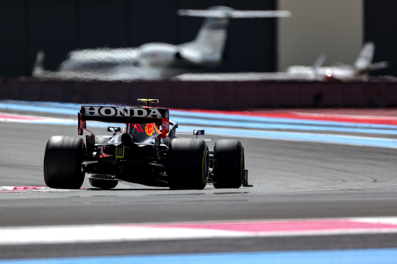 GP FRANCIA, Sergio Perez (MEX), Red Bull Racing 
18.06.2021. Formula 1 World Championship, Rd 7, French Grand Prix, Paul Ricard, France, Practice Day.
- www.xpbimages.com, EMail: requests@xpbimages.com © Copyright: Charniaux / XPB Images