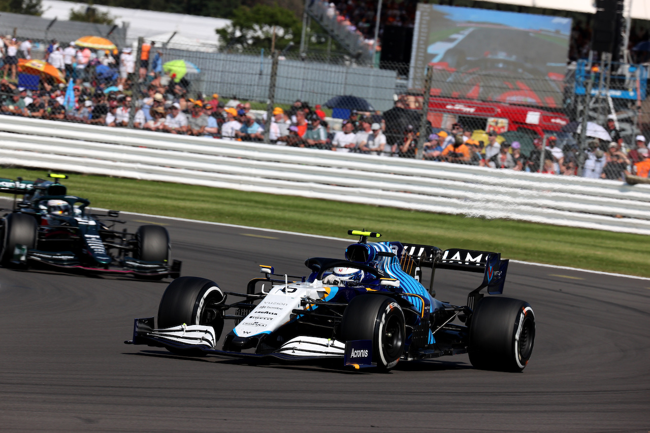 GP GRAN BRETAGNA, Nicholas Latifi (CDN) Williams Racing FW43B.
18.07.2021. Formula 1 World Championship, Rd 10, British Grand Prix, Silverstone, England, Gara Day.
- www.xpbimages.com, EMail: requests@xpbimages.com ¬© Copyright: Batchelor / XPB Images