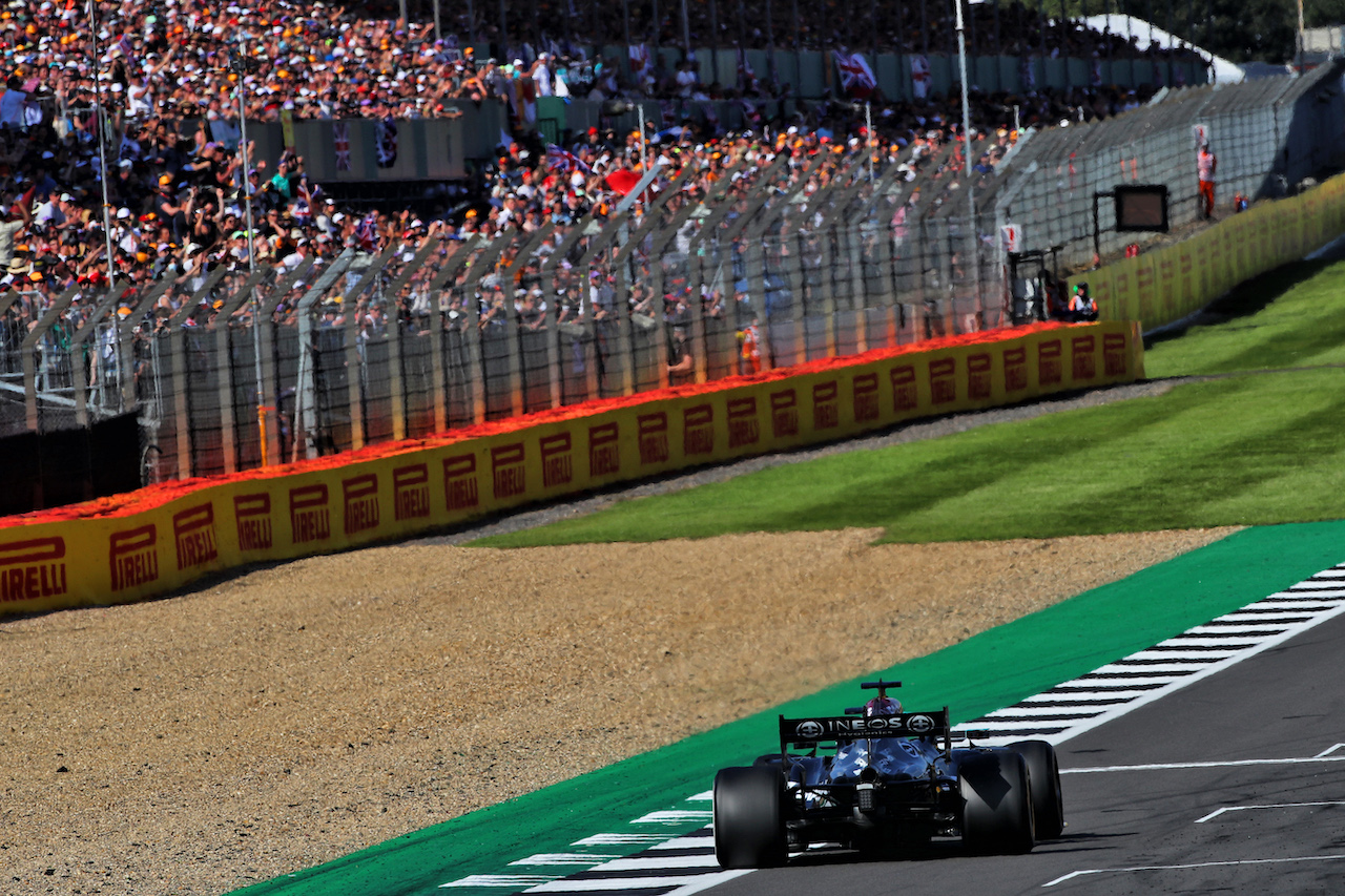 GP GRAN BRETAGNA, Lewis Hamilton (GBR) Mercedes AMG F1 W12.
18.07.2021. Formula 1 World Championship, Rd 10, British Grand Prix, Silverstone, England, Gara Day.
 - www.xpbimages.com, EMail: requests@xpbimages.com © Copyright: Davenport / XPB Images