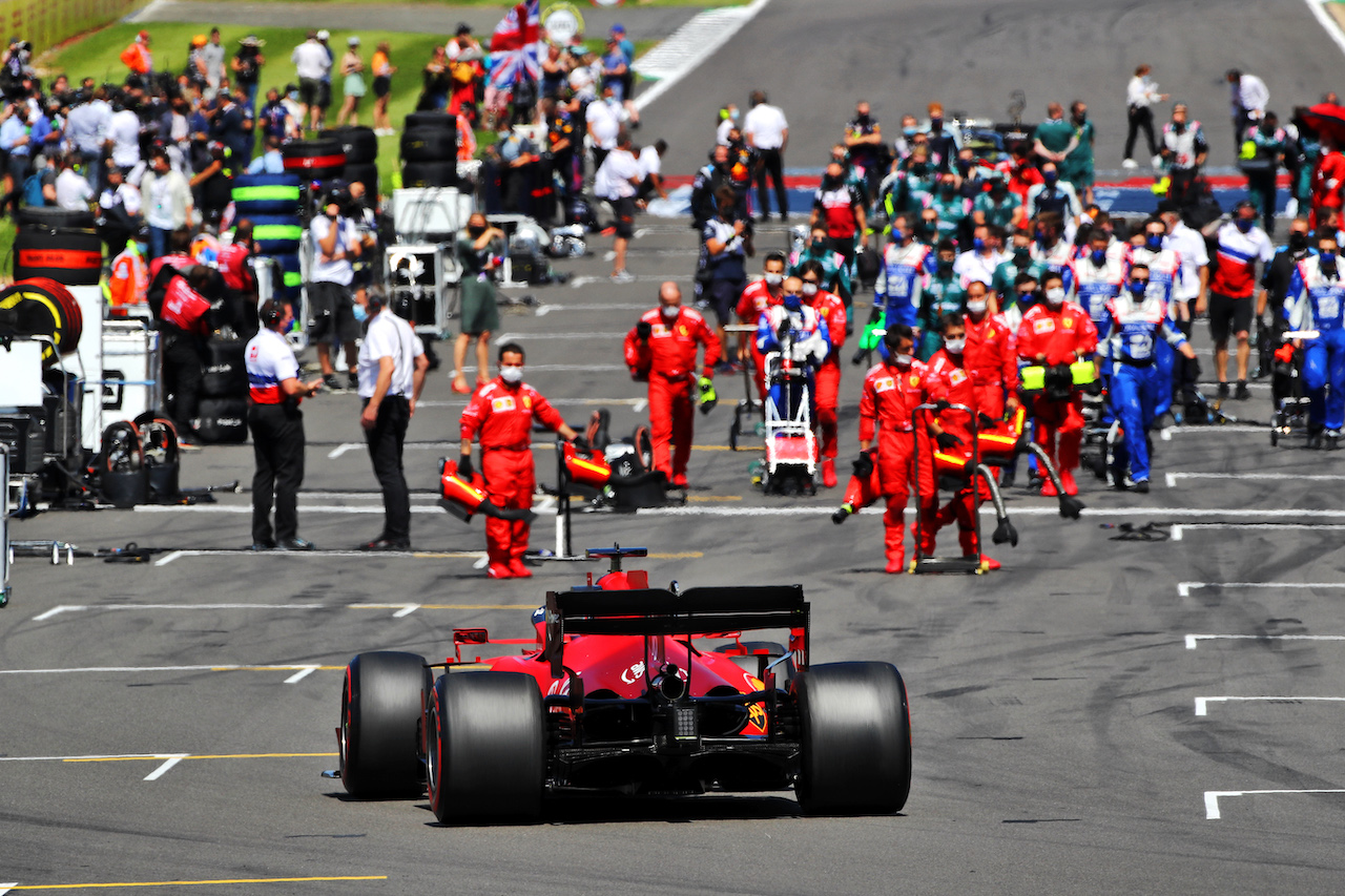 GP GRAN BRETAGNA, Charles Leclerc (MON) Ferrari SF-21 on the grid.
18.07.2021. Formula 1 World Championship, Rd 10, British Grand Prix, Silverstone, England, Gara Day.
 - www.xpbimages.com, EMail: requests@xpbimages.com © Copyright: Davenport / XPB Images