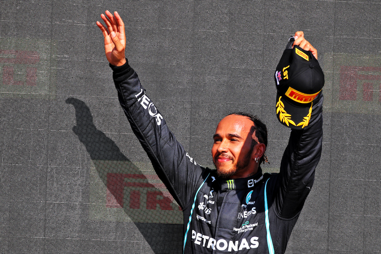GP GRAN BRETAGNA, Gara winner Lewis Hamilton (GBR) Mercedes AMG F1 celebrates on the podium.
18.07.2021. Formula 1 World Championship, Rd 10, British Grand Prix, Silverstone, England, Gara Day.
 - www.xpbimages.com, EMail: requests@xpbimages.com © Copyright: Davenport / XPB Images