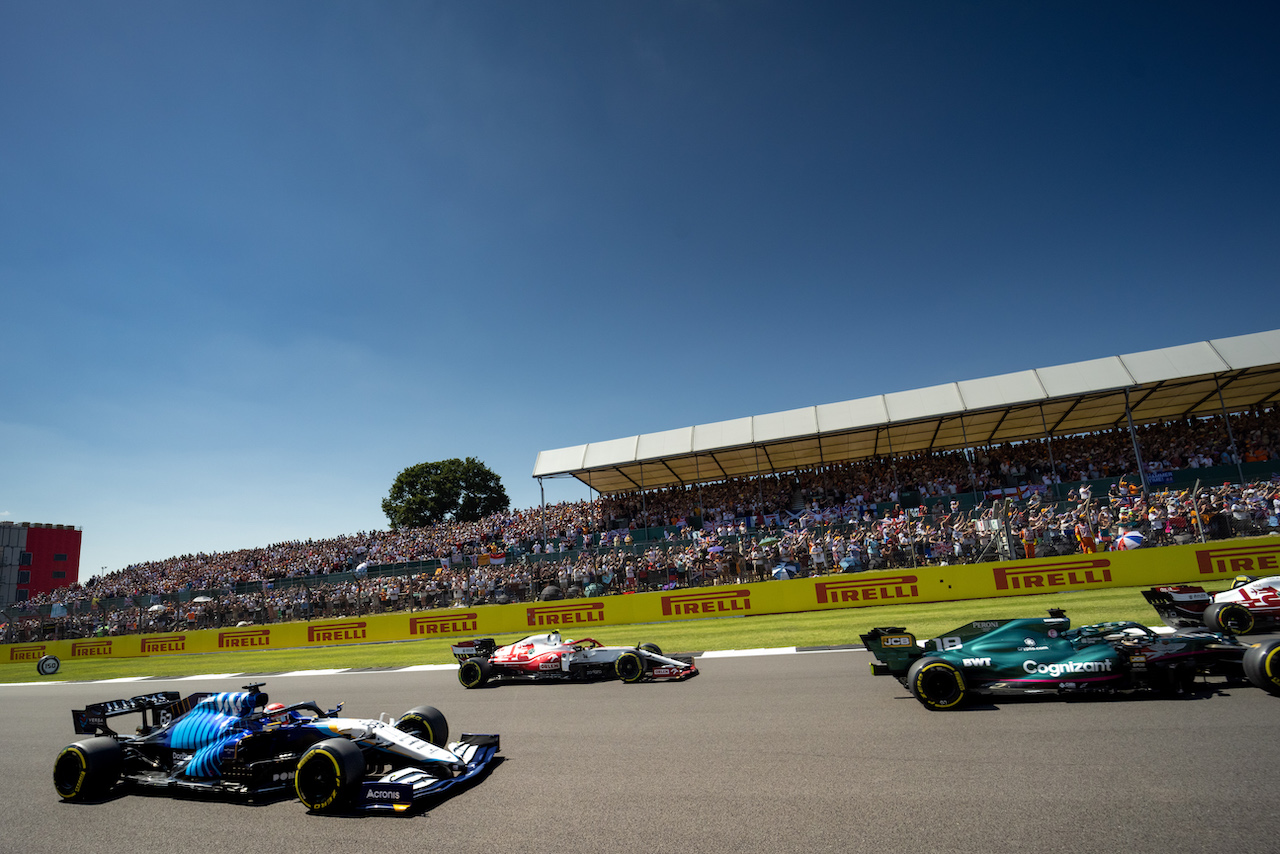 GP GRAN BRETAGNA, George Russell (GBR) Williams Racing FW43B at the partenza of the race.
18.07.2021. Formula 1 World Championship, Rd 10, British Grand Prix, Silverstone, England, Gara Day.
- www.xpbimages.com, EMail: requests@xpbimages.com © Copyright: Bearne / XPB Images