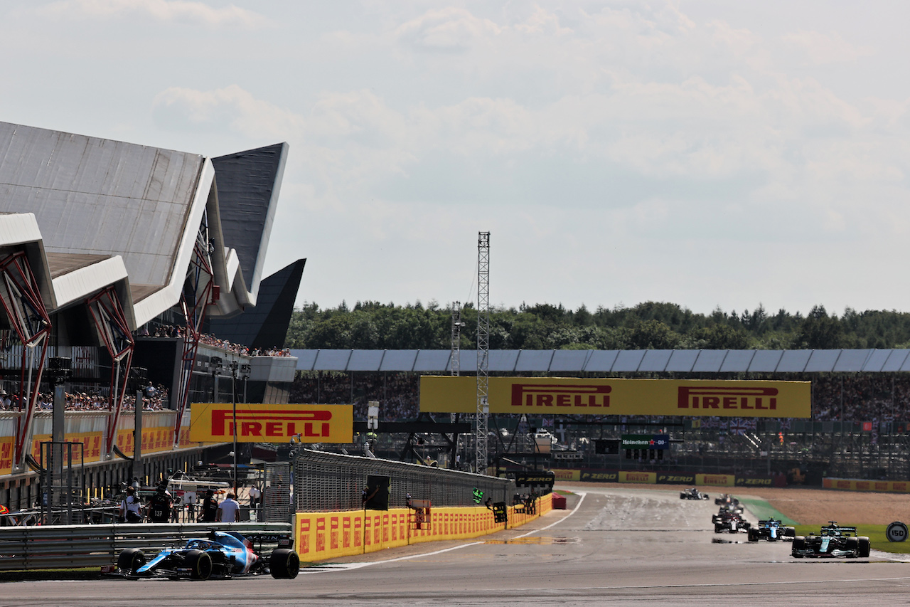 GP GRAN BRETAGNA, Fernando Alonso (ESP) Alpine F1 Team A521.
18.07.2021. Formula 1 World Championship, Rd 10, British Grand Prix, Silverstone, England, Gara Day.
- www.xpbimages.com, EMail: requests@xpbimages.com © Copyright: Batchelor / XPB Images