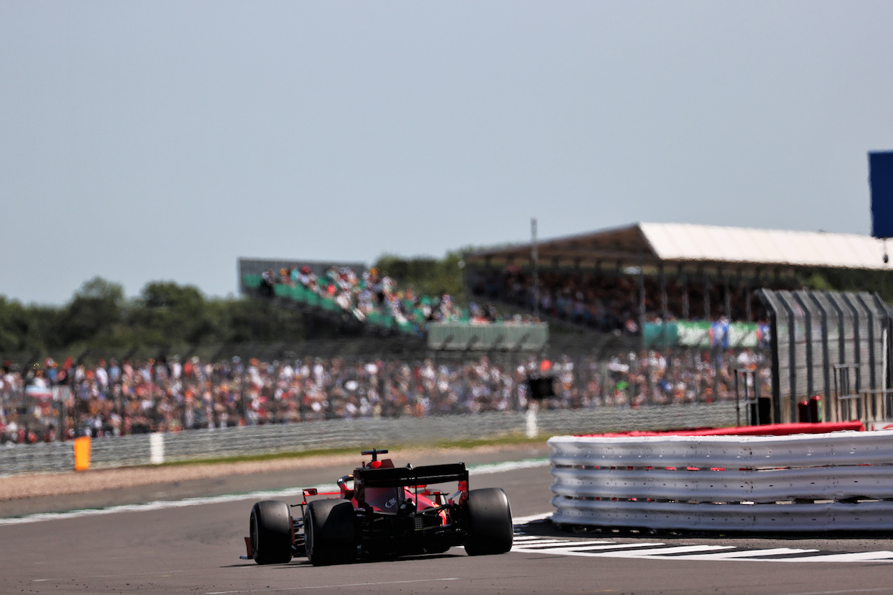 GP GRAN BRETAGNA, Charles Leclerc (MON) Ferrari SF-21.
17.07.2021. Formula 1 World Championship, Rd 10, British Grand Prix, Silverstone, England, Qualifiche Day.
- www.xpbimages.com, EMail: requests@xpbimages.com © Copyright: Batchelor / XPB Images