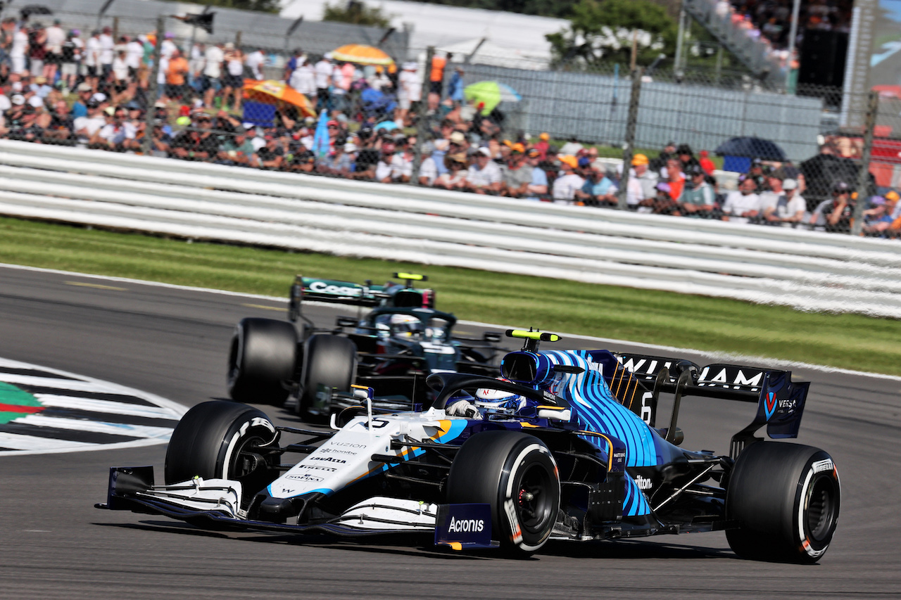 GP GRAN BRETAGNA, Nicholas Latifi (CDN) Williams Racing FW43B.
18.07.2021. Formula 1 World Championship, Rd 10, British Grand Prix, Silverstone, England, Gara Day.
- www.xpbimages.com, EMail: requests@xpbimages.com © Copyright: Batchelor / XPB Images