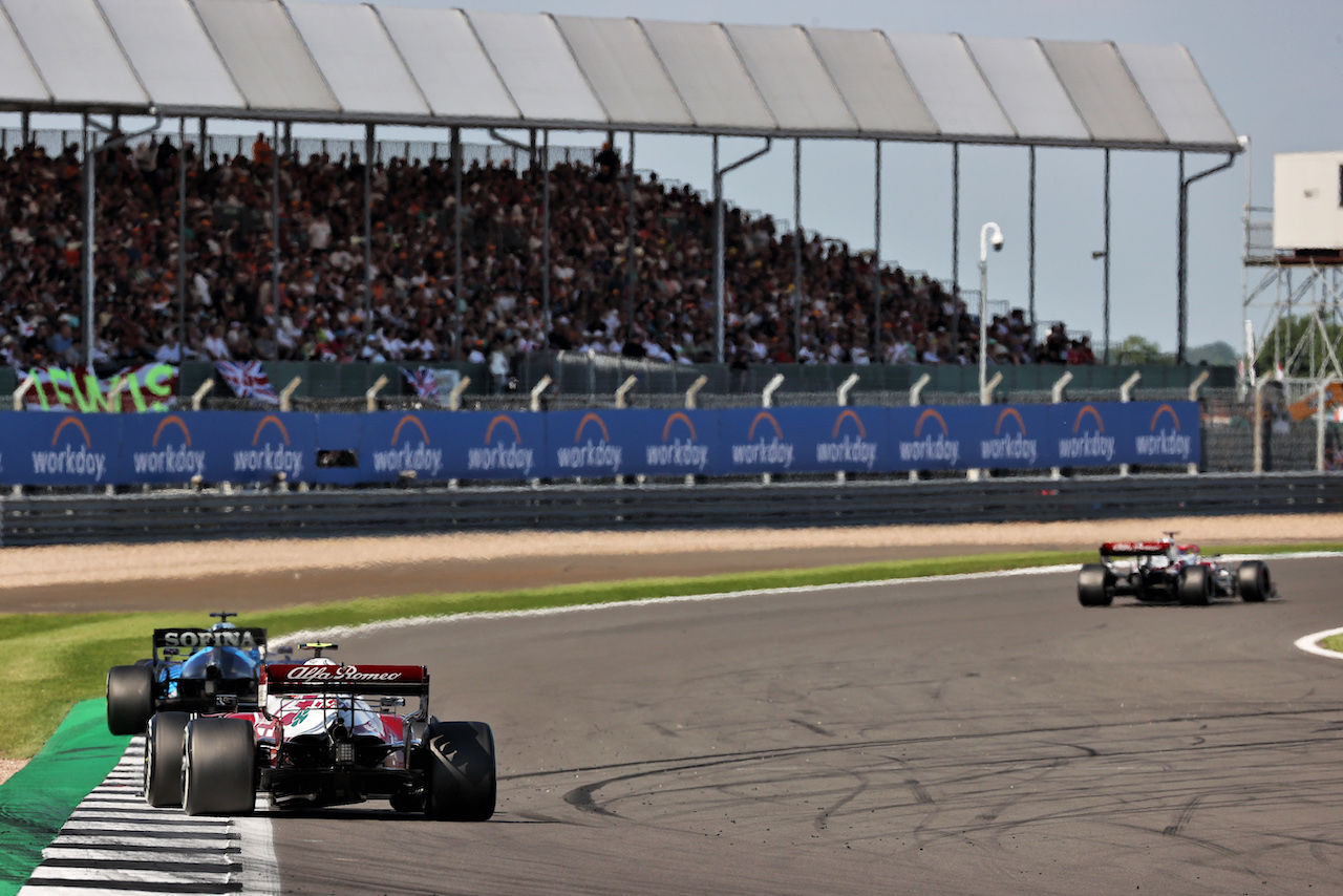 GP GRAN BRETAGNA, Antonio Giovinazzi (ITA) Alfa Romeo Racing C41.
18.07.2021. Formula 1 World Championship, Rd 10, British Grand Prix, Silverstone, England, Gara Day.
- www.xpbimages.com, EMail: requests@xpbimages.com © Copyright: Batchelor / XPB Images