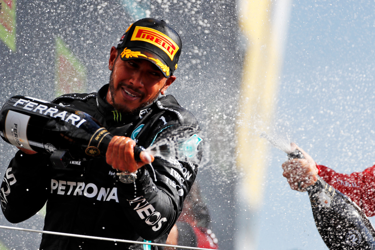 GP GRAN BRETAGNA, Gara winner Lewis Hamilton (GBR) Mercedes AMG F1 celebrates on the podium.
18.07.2021. Formula 1 World Championship, Rd 10, British Grand Prix, Silverstone, England, Gara Day.
- www.xpbimages.com, EMail: requests@xpbimages.com © Copyright: Staley / XPB Images