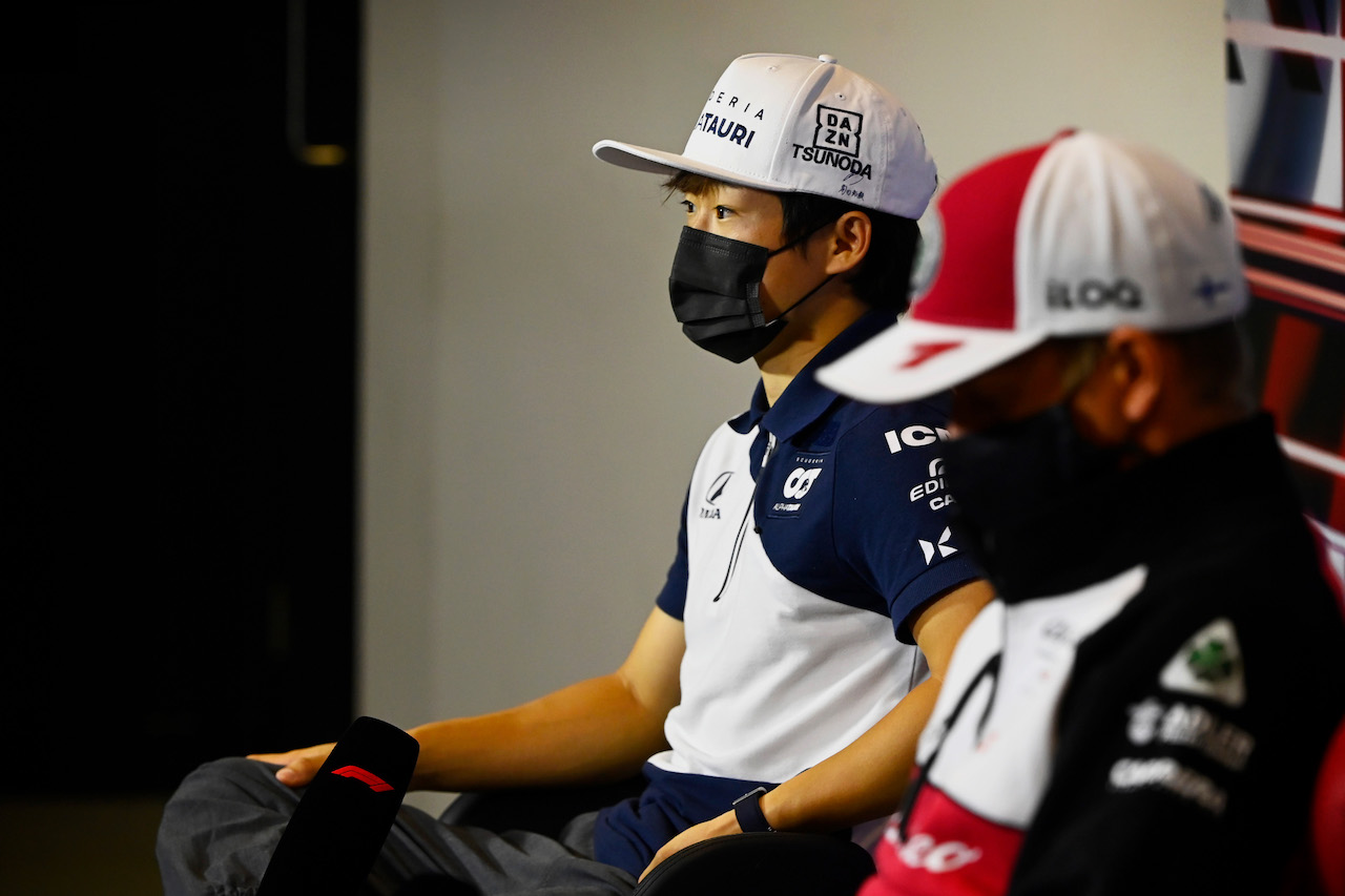 GP GRAN BRETAGNA, Yuki Tsunoda (JPN) AlphaTauri e Kimi Raikkonen (FIN) Alfa Romeo Racing in the FIA Press Conference.
15.07.2021. Formula 1 World Championship, Rd 10, British Grand Prix, Silverstone, England, Preparation Day.
- www.xpbimages.com, EMail: requests@xpbimages.com © Copyright: FIA Pool Image for Editorial Use Only