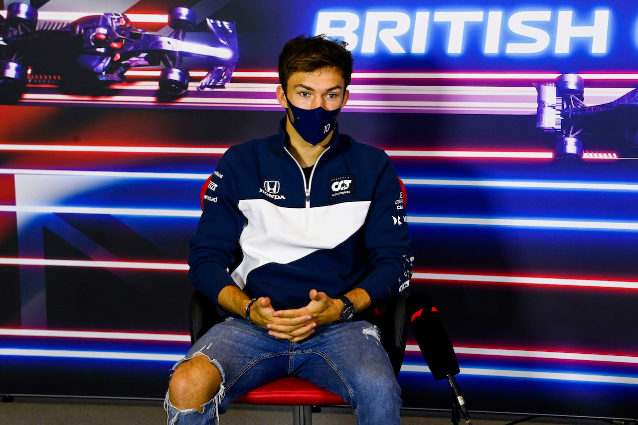 GP GRAN BRETAGNA, Pierre Gasly (FRA) AlphaTauri in the FIA Press Conference.
15.07.2021. Formula 1 World Championship, Rd 10, British Grand Prix, Silverstone, England, Preparation Day.
- www.xpbimages.com, EMail: requests@xpbimages.com © Copyright: FIA Pool Image for Editorial Use Only