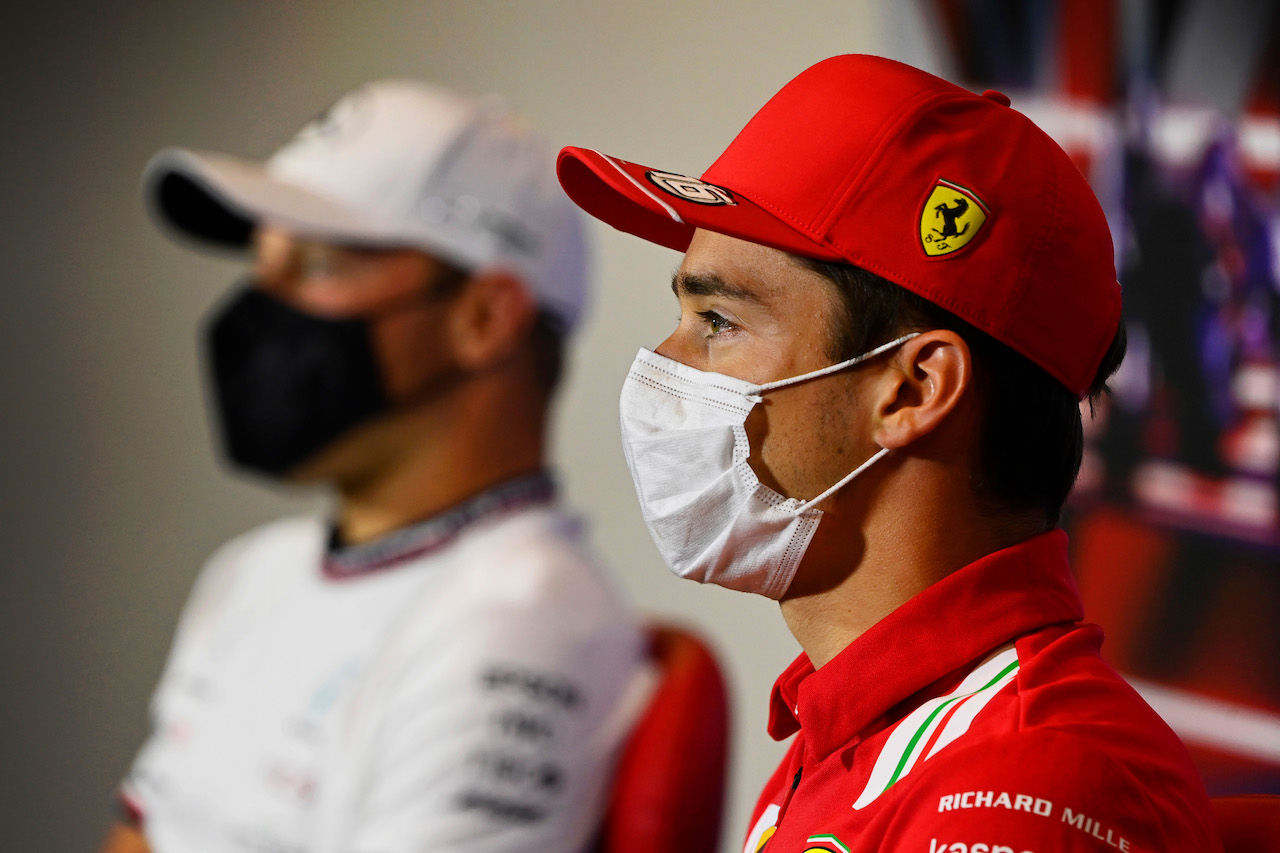 GP GRAN BRETAGNA, Charles Leclerc (MON) Ferrari e Valtteri Bottas (FIN) Mercedes AMG F1 in the FIA Press Conference.
15.07.2021. Formula 1 World Championship, Rd 10, British Grand Prix, Silverstone, England, Preparation Day.
- www.xpbimages.com, EMail: requests@xpbimages.com © Copyright: FIA Pool Image for Editorial Use Only