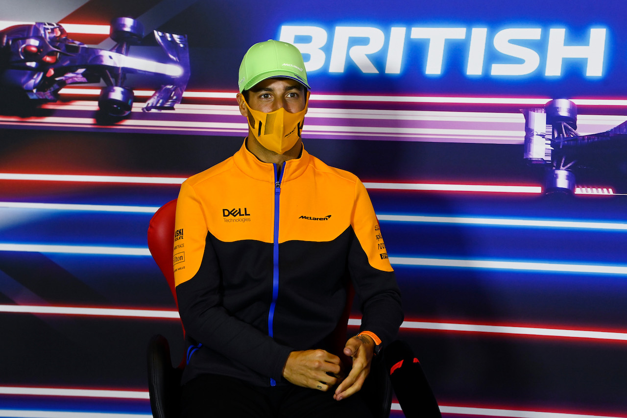 GP GRAN BRETAGNA, Daniel Ricciardo (AUS) McLaren in the FIA Press Conference.
15.07.2021. Formula 1 World Championship, Rd 10, British Grand Prix, Silverstone, England, Preparation Day.
- www.xpbimages.com, EMail: requests@xpbimages.com © Copyright: FIA Pool Image for Editorial Use Only