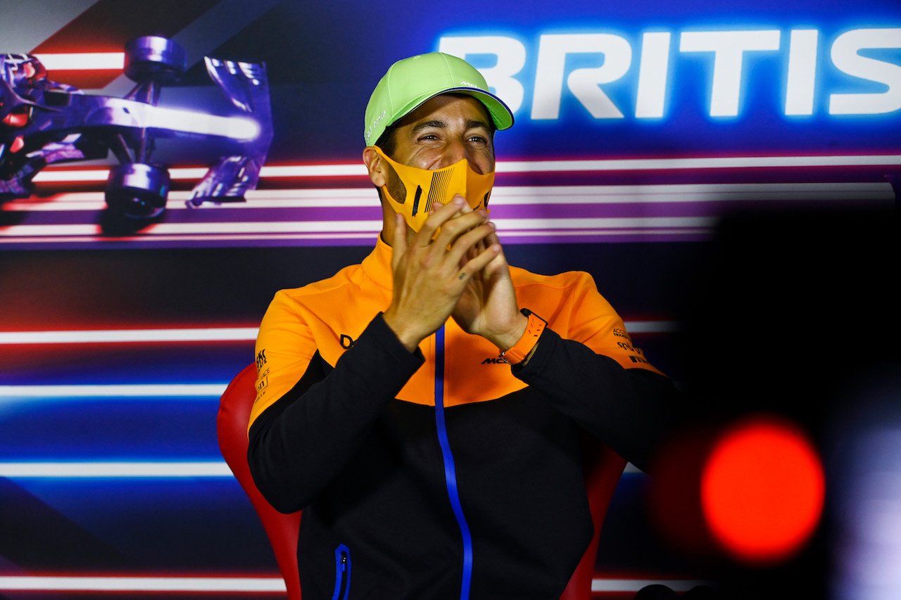 GP GRAN BRETAGNA, Daniel Ricciardo (AUS) McLaren in the FIA Press Conference.
15.07.2021. Formula 1 World Championship, Rd 10, British Grand Prix, Silverstone, England, Preparation Day.
- www.xpbimages.com, EMail: requests@xpbimages.com © Copyright: FIA Pool Image for Editorial Use Only