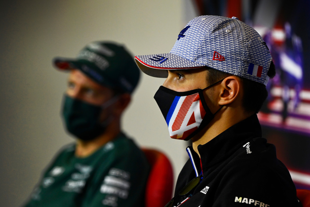 GP GRAN BRETAGNA, Esteban Ocon (FRA) Alpine F1 Team e Sebastian Vettel (GER) Aston Martin F1 Team in the FIA Press Conference.
15.07.2021. Formula 1 World Championship, Rd 10, British Grand Prix, Silverstone, England, Preparation Day.
- www.xpbimages.com, EMail: requests@xpbimages.com © Copyright: FIA Pool Image for Editorial Use Only