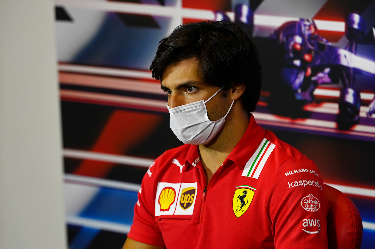 GP GRAN BRETAGNA, Carlos Sainz Jr (ESP) Ferrari in the FIA Press Conference.
15.07.2021. Formula 1 World Championship, Rd 10, British Grand Prix, Silverstone, England, Preparation Day.
- www.xpbimages.com, EMail: requests@xpbimages.com © Copyright: FIA Pool Image for Editorial Use Only