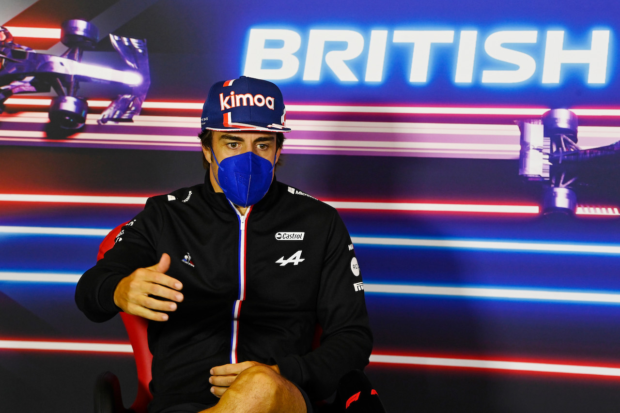 GP GRAN BRETAGNA, Fernando Alonso (ESP) Alpine F1 Team in the FIA Press Conference.
15.07.2021. Formula 1 World Championship, Rd 10, British Grand Prix, Silverstone, England, Preparation Day.
- www.xpbimages.com, EMail: requests@xpbimages.com © Copyright: FIA Pool Image for Editorial Use Only