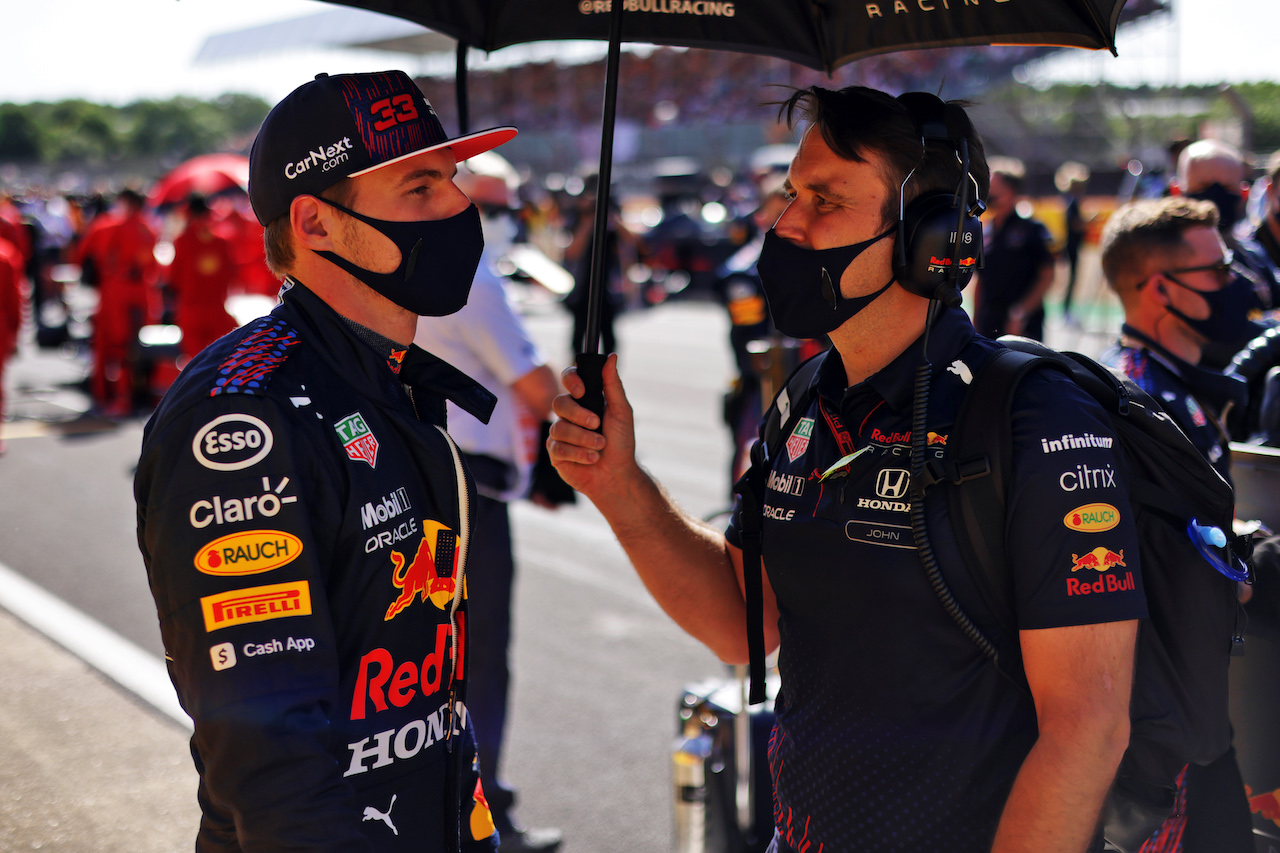 GP GRAN BRETAGNA, Max Verstappen (NLD) Red Bull Racing on the grid.
17.07.2021. Formula 1 World Championship, Rd 10, British Grand Prix, Silverstone, England, Qualifiche Day.
- www.xpbimages.com, EMail: requests@xpbimages.com © Copyright: Bearne / XPB Images