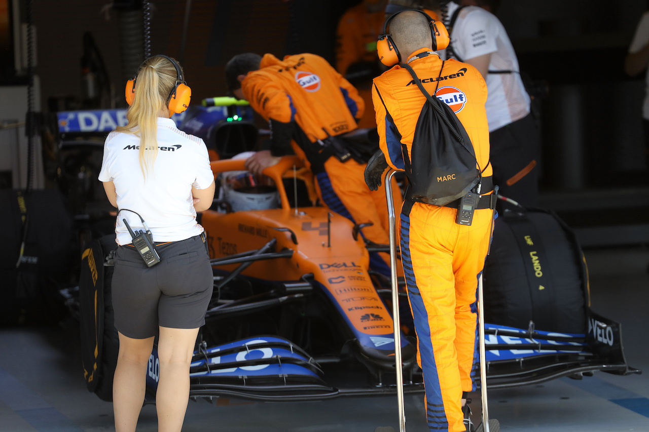 GP GRAN BRETAGNA, Lando Norris (GBR) McLaren MCL35M.
17.07.2021. Formula 1 World Championship, Rd 10, British Grand Prix, Silverstone, England, Qualifiche Day.
- www.xpbimages.com, EMail: requests@xpbimages.com © Copyright: Bearne / XPB Images