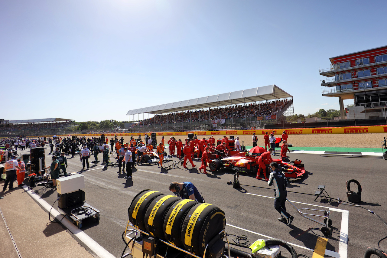 GP GRAN BRETAGNA, Charles Leclerc (MON) Ferrari SF-21 on the grid.
17.07.2021. Formula 1 World Championship, Rd 10, British Grand Prix, Silverstone, England, Qualifiche Day.
- www.xpbimages.com, EMail: requests@xpbimages.com © Copyright: Bearne / XPB Images