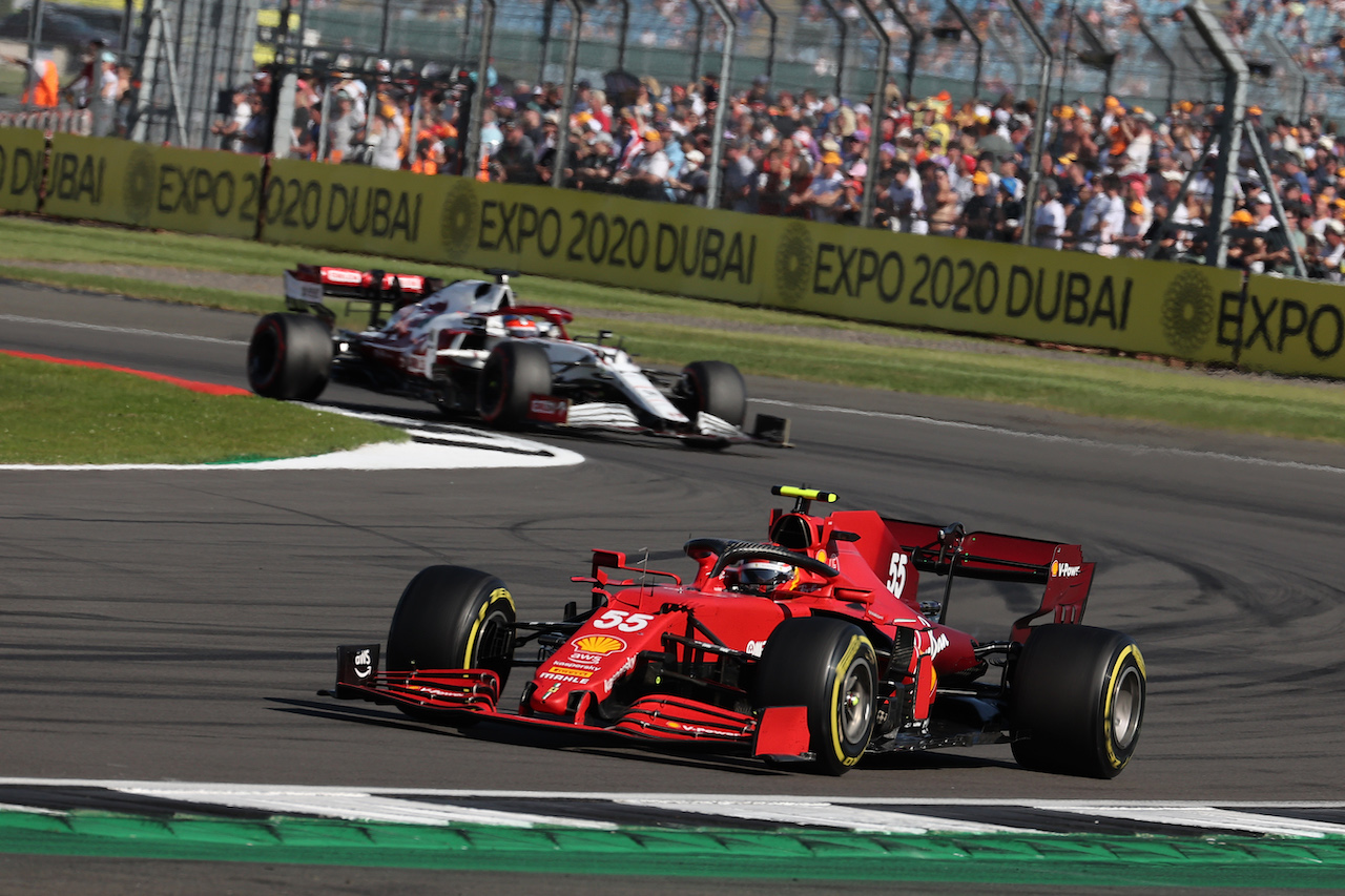 GP GRAN BRETAGNA, Carlos Sainz Jr (ESP) Ferrari SF-21.
17.07.2021. Formula 1 World Championship, Rd 10, British Grand Prix, Silverstone, England, Qualifiche Day.
- www.xpbimages.com, EMail: requests@xpbimages.com © Copyright: Batchelor / XPB Images