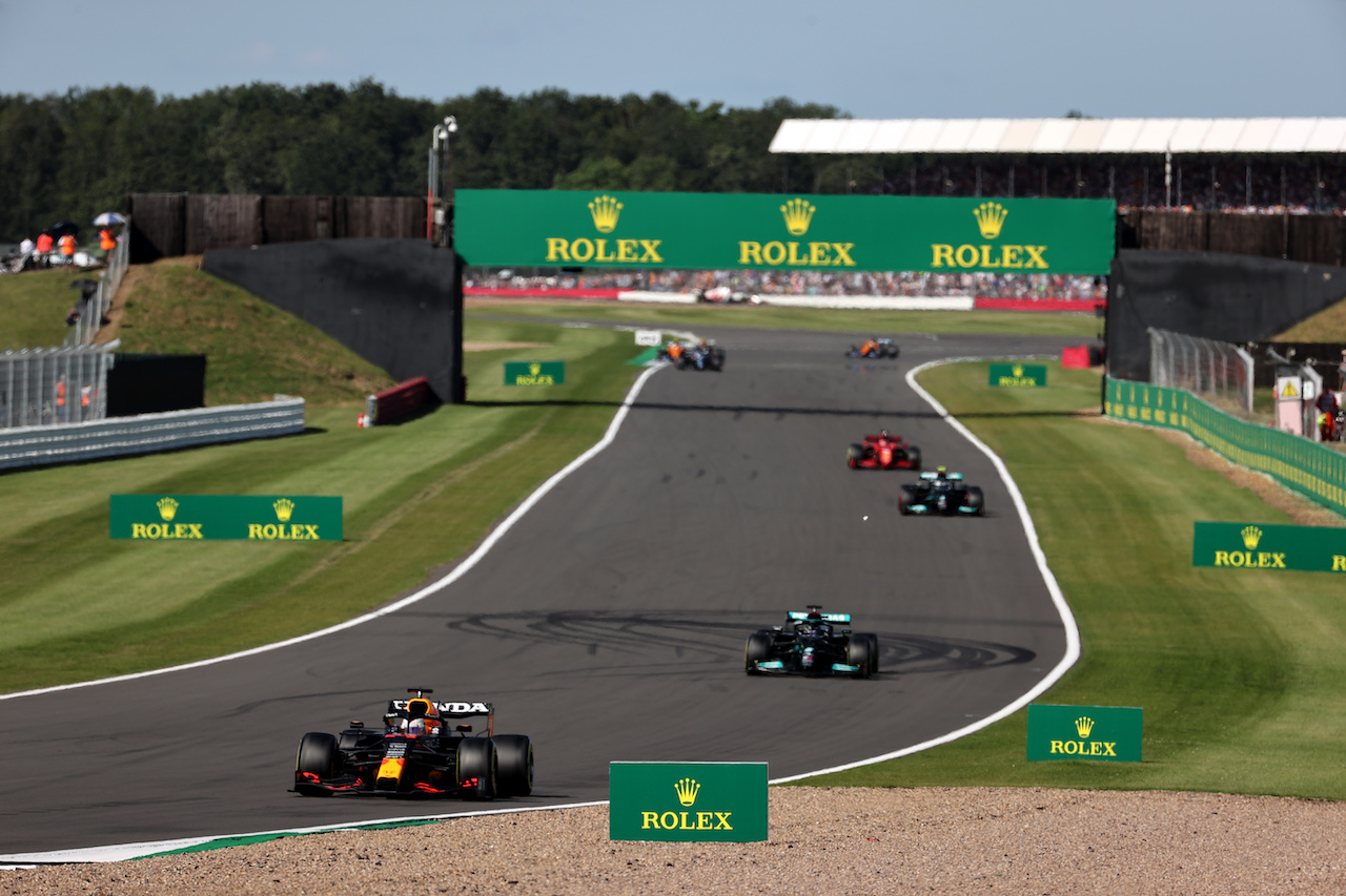 GP GRAN BRETAGNA, Max Verstappen (NLD) Red Bull Racing RB16B.
17.07.2021. Formula 1 World Championship, Rd 10, British Grand Prix, Silverstone, England, Qualifiche Day.
- www.xpbimages.com, EMail: requests@xpbimages.com © Copyright: Batchelor / XPB Images