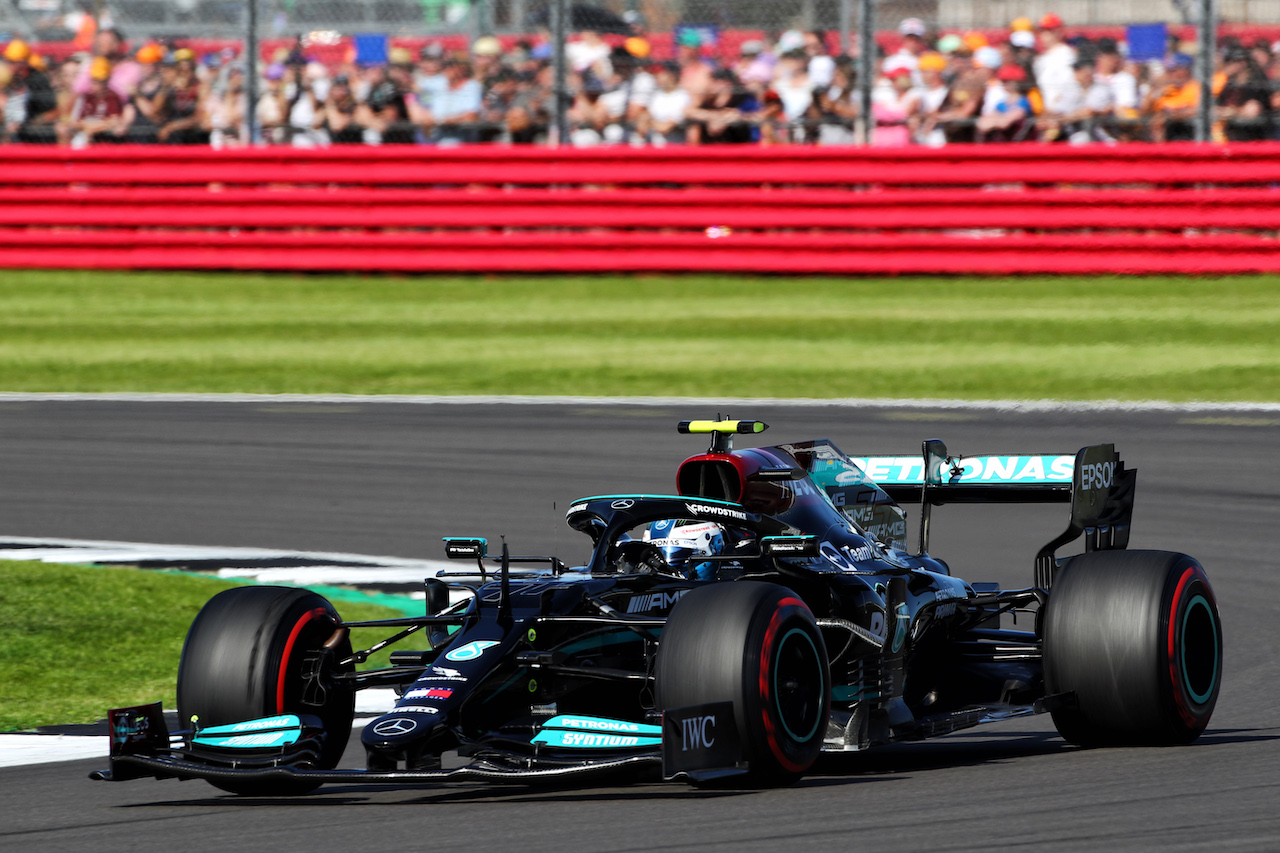 GP GRAN BRETAGNA, Valtteri Bottas (FIN) Mercedes AMG F1 W12.
17.07.2021. Formula 1 World Championship, Rd 10, British Grand Prix, Silverstone, England, Qualifiche Day.
 - www.xpbimages.com, EMail: requests@xpbimages.com © Copyright: Davenport / XPB Images