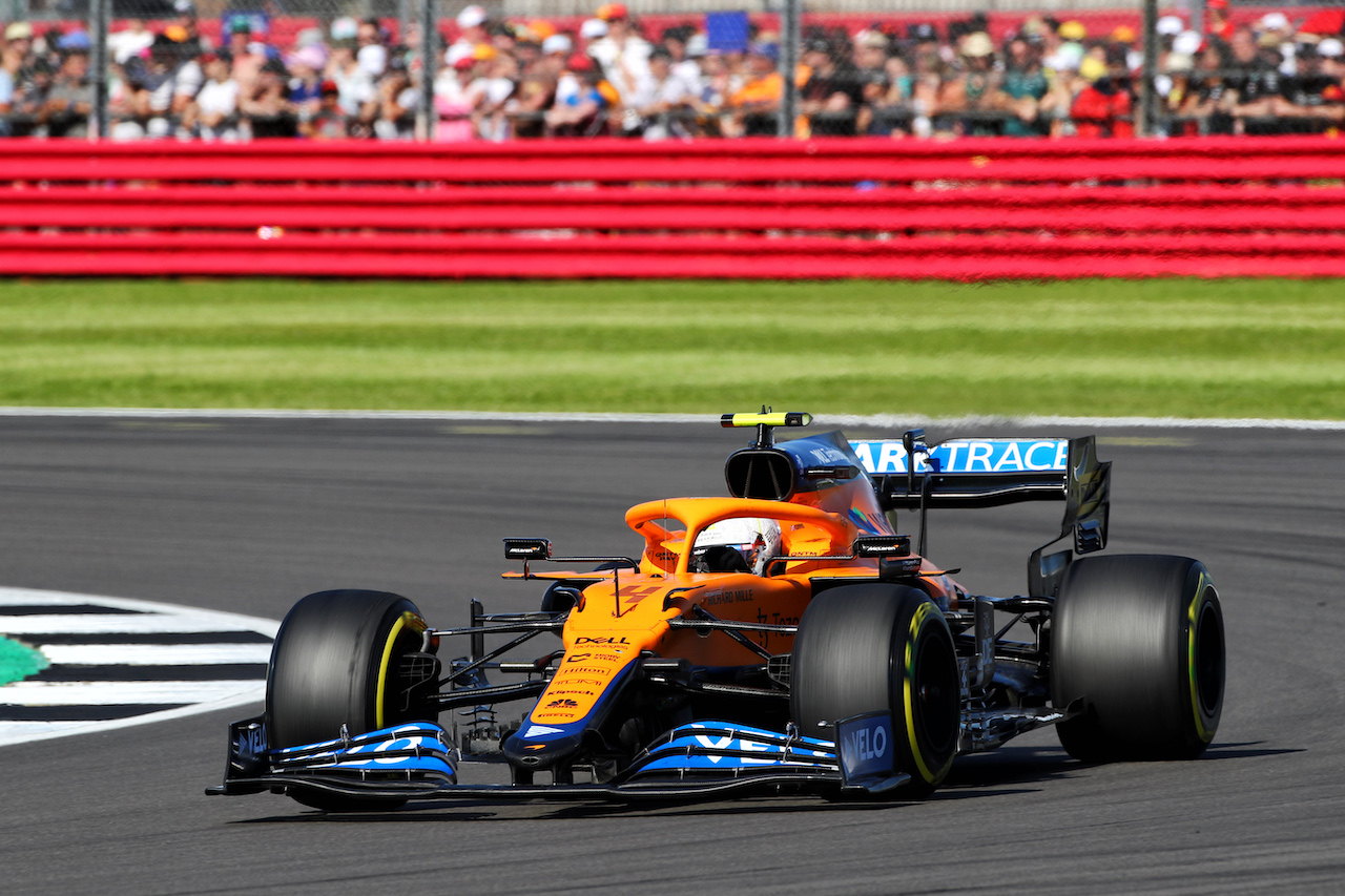 GP GRAN BRETAGNA, Lando Norris (GBR) McLaren MCL35M.
17.07.2021. Formula 1 World Championship, Rd 10, British Grand Prix, Silverstone, England, Qualifiche Day.
 - www.xpbimages.com, EMail: requests@xpbimages.com © Copyright: Davenport / XPB Images