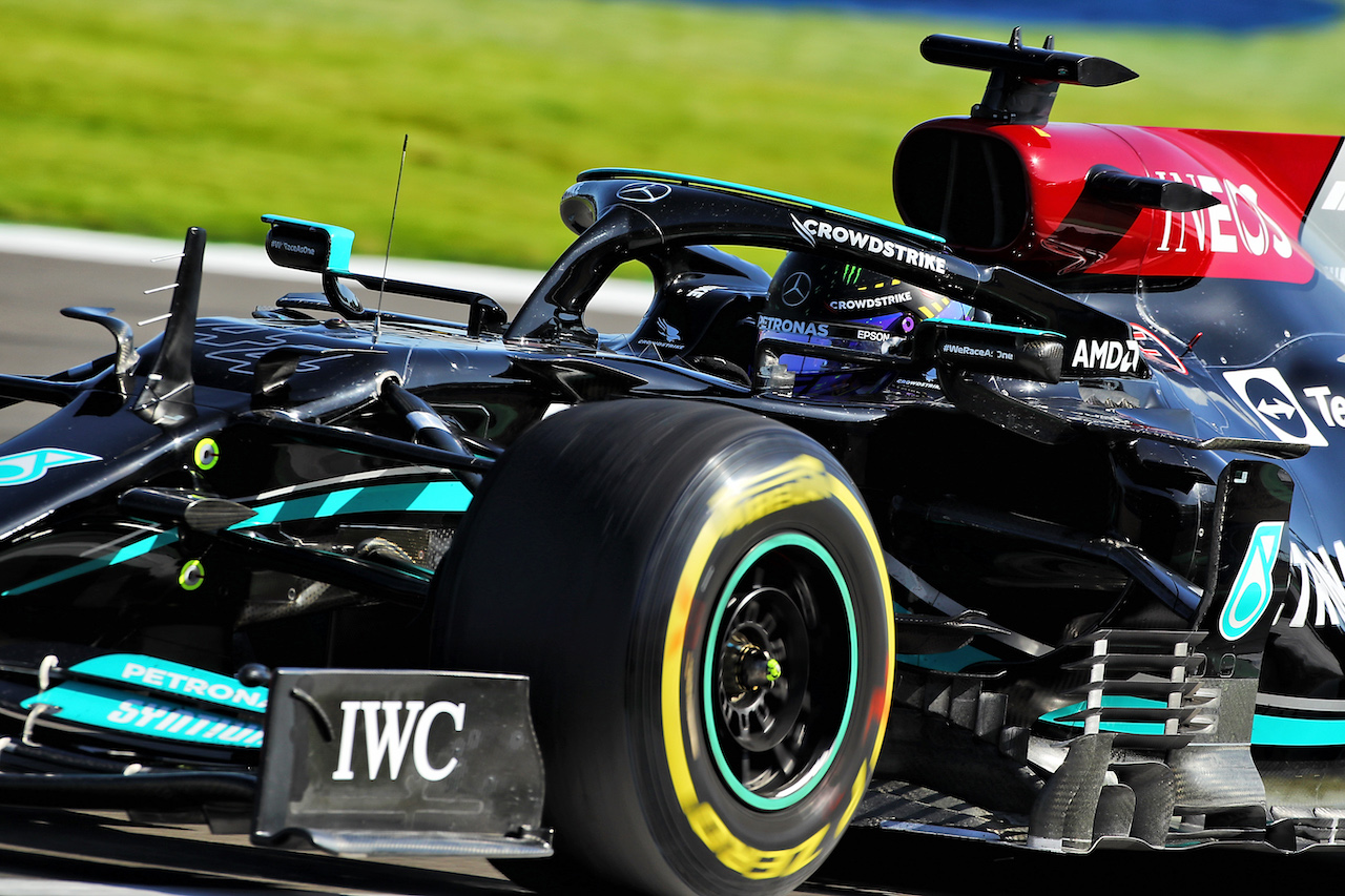 GP GRAN BRETAGNA, Lewis Hamilton (GBR) Mercedes AMG F1 W12.
17.07.2021. Formula 1 World Championship, Rd 10, British Grand Prix, Silverstone, England, Qualifiche Day.
 - www.xpbimages.com, EMail: requests@xpbimages.com © Copyright: Davenport / XPB Images