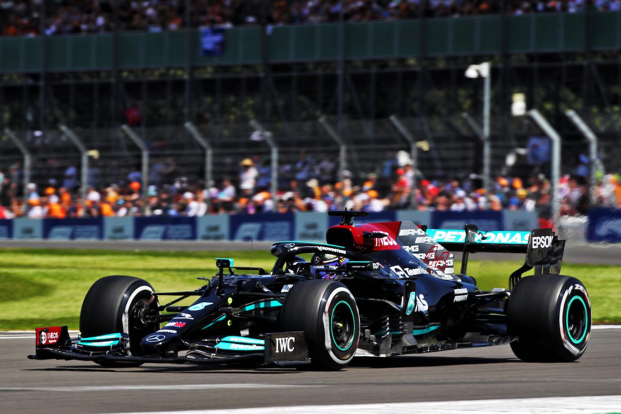 GP GRAN BRETAGNA, Lewis Hamilton (GBR) Mercedes AMG F1 W12.
17.07.2021. Formula 1 World Championship, Rd 10, British Grand Prix, Silverstone, England, Qualifiche Day.
 - www.xpbimages.com, EMail: requests@xpbimages.com © Copyright: Davenport / XPB Images