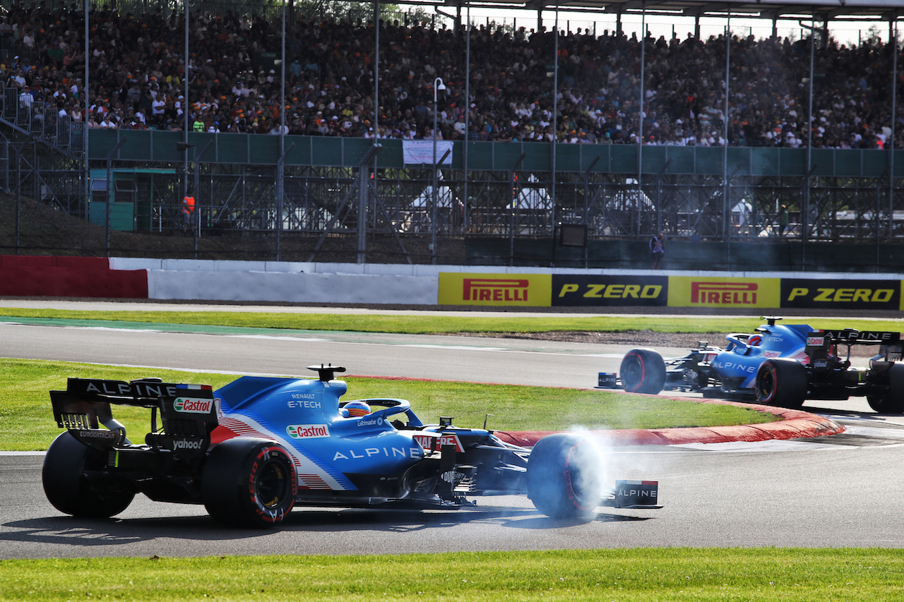 GP GRAN BRETAGNA, Fernando Alonso (ESP) Alpine F1 Team A521 follows team mate Esteban Ocon (FRA) Alpine F1 Team A521.
16.07.2021. Formula 1 World Championship, Rd 10, British Grand Prix, Silverstone, England, Practice Day.
 - www.xpbimages.com, EMail: requests@xpbimages.com © Copyright: Davenport / XPB Images