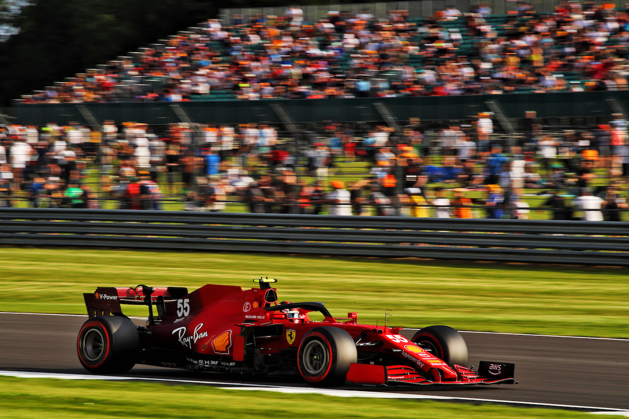 GP GRAN BRETAGNA, Carlos Sainz Jr (ESP) Ferrari SF-21.
16.07.2021. Formula 1 World Championship, Rd 10, British Grand Prix, Silverstone, England, Practice Day.
 - www.xpbimages.com, EMail: requests@xpbimages.com © Copyright: Davenport / XPB Images