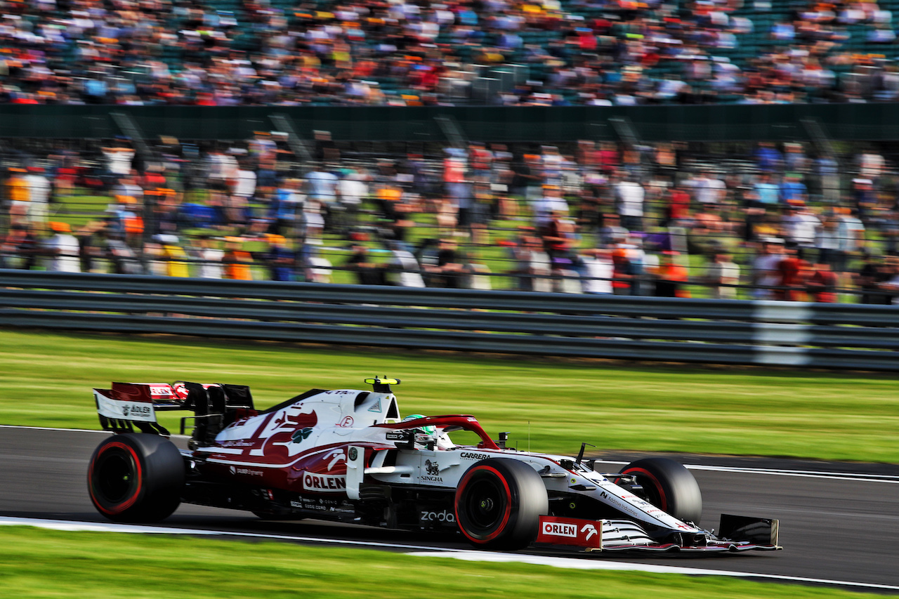 GP GRAN BRETAGNA, Antonio Giovinazzi (ITA) Alfa Romeo Racing C41.
16.07.2021. Formula 1 World Championship, Rd 10, British Grand Prix, Silverstone, England, Practice Day.
 - www.xpbimages.com, EMail: requests@xpbimages.com © Copyright: Davenport / XPB Images