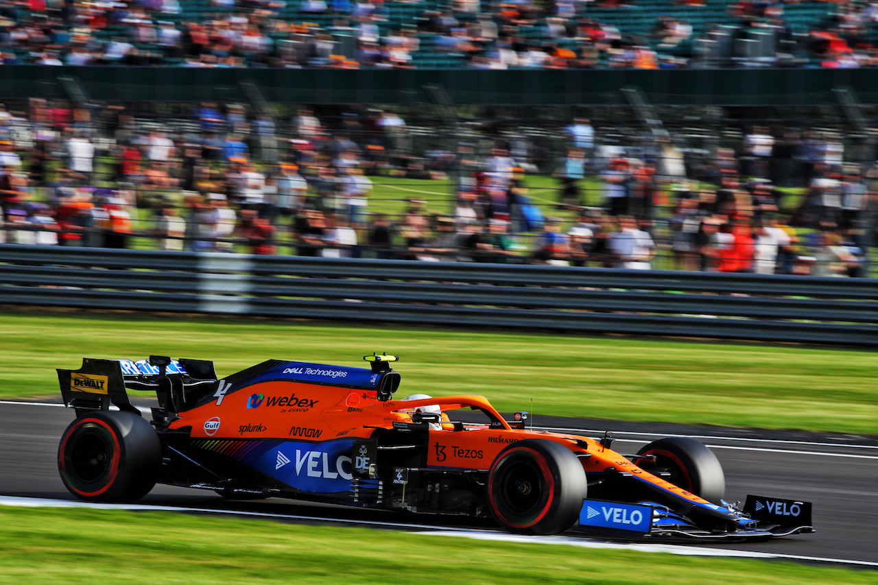 GP GRAN BRETAGNA, Lando Norris (GBR) McLaren MCL35M.
16.07.2021. Formula 1 World Championship, Rd 10, British Grand Prix, Silverstone, England, Practice Day.
 - www.xpbimages.com, EMail: requests@xpbimages.com © Copyright: Davenport / XPB Images