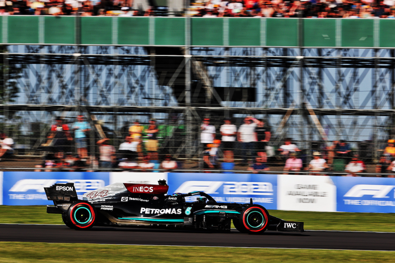 GP GRAN BRETAGNA, Lewis Hamilton (GBR) Mercedes AMG F1 W12.
16.07.2021. Formula 1 World Championship, Rd 10, British Grand Prix, Silverstone, England, Practice Day.
- www.xpbimages.com, EMail: requests@xpbimages.com © Copyright: Batchelor / XPB Images