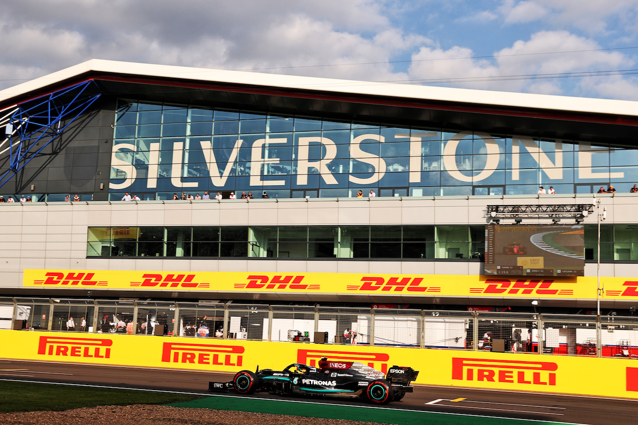 GP GRAN BRETAGNA, Valtteri Bottas (FIN) Mercedes AMG F1 W12.
16.07.2021. Formula 1 World Championship, Rd 10, British Grand Prix, Silverstone, England, Practice Day.
- www.xpbimages.com, EMail: requests@xpbimages.com © Copyright: Batchelor / XPB Images