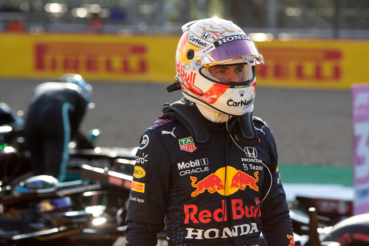 GP GRAN BRETAGNA, Max Verstappen (NLD) Red Bull Racing in qualifying parc ferme.
16.07.2021. Formula 1 World Championship, Rd 10, British Grand Prix, Silverstone, England, Practice Day.
- www.xpbimages.com, EMail: requests@xpbimages.com © Copyright: Staley / XPB Images