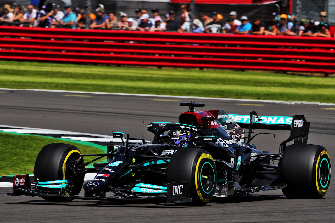 GP GRAN BRETAGNA, Lewis Hamilton (GBR) Mercedes AMG F1 W12.
16.07.2021. Formula 1 World Championship, Rd 10, British Grand Prix, Silverstone, England, Practice Day.
 - www.xpbimages.com, EMail: requests@xpbimages.com © Copyright: Davenport / XPB Images