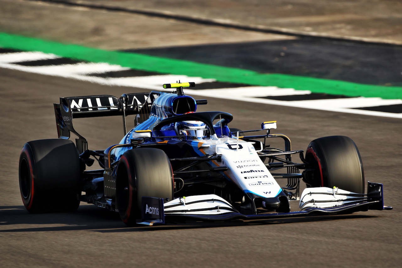 GP GRAN BRETAGNA, Nicholas Latifi (CDN) Williams Racing FW43B.
16.07.2021. Formula 1 World Championship, Rd 10, British Grand Prix, Silverstone, England, Practice Day.
 - www.xpbimages.com, EMail: requests@xpbimages.com © Copyright: Davenport / XPB Images