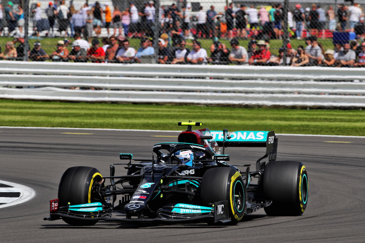 GP GRAN BRETAGNA, Valtteri Bottas (FIN) Mercedes AMG F1 W12.
16.07.2021. Formula 1 World Championship, Rd 10, British Grand Prix, Silverstone, England, Practice Day.
 - www.xpbimages.com, EMail: requests@xpbimages.com © Copyright: Davenport / XPB Images