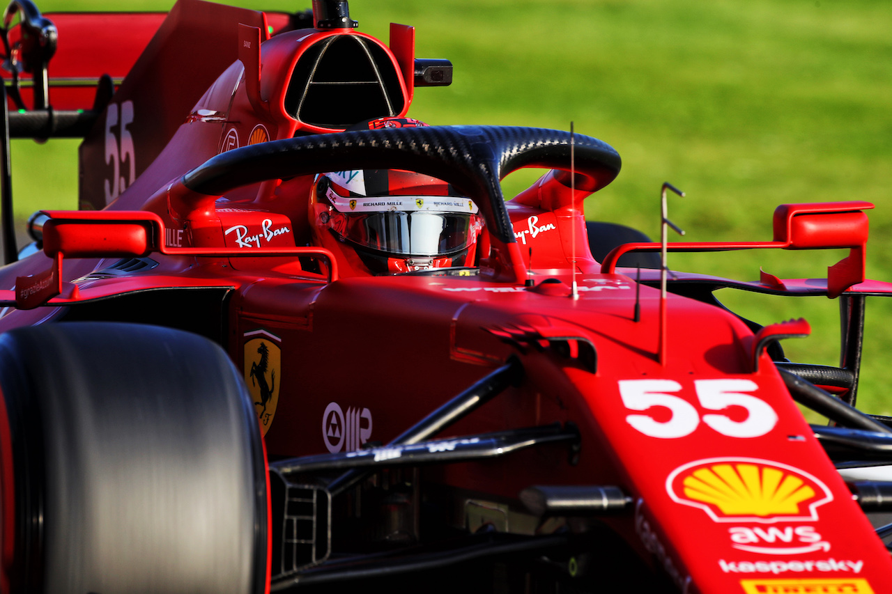 GP GRAN BRETAGNA, Carlos Sainz Jr (ESP) Ferrari SF-21.
16.07.2021. Formula 1 World Championship, Rd 10, British Grand Prix, Silverstone, England, Practice Day.
 - www.xpbimages.com, EMail: requests@xpbimages.com © Copyright: Davenport / XPB Images