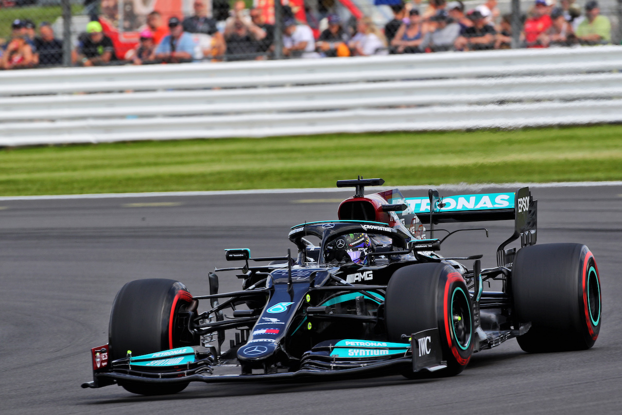 GP GRAN BRETAGNA, Lewis Hamilton (GBR) Mercedes AMG F1 W12.
16.07.2021. Formula 1 World Championship, Rd 10, British Grand Prix, Silverstone, England, Practice Day.
 - www.xpbimages.com, EMail: requests@xpbimages.com © Copyright: Davenport / XPB Images