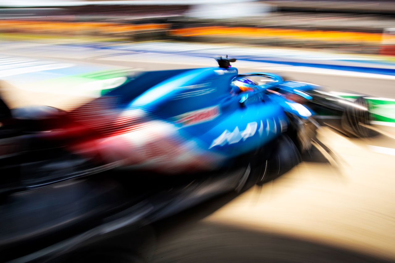 GP GRAN BRETAGNA, Fernando Alonso (ESP) Alpine F1 Team A521 leaves the pits.
16.07.2021. Formula 1 World Championship, Rd 10, British Grand Prix, Silverstone, England, Practice Day.
- www.xpbimages.com, EMail: requests@xpbimages.com © Copyright: Staley / XPB Images
