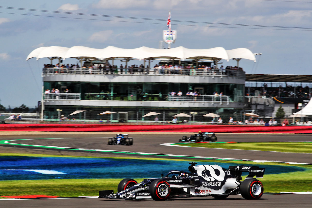 GP GRAN BRETAGNA, Yuki Tsunoda (JPN) AlphaTauri AT02.
16.07.2021. Formula 1 World Championship, Rd 10, British Grand Prix, Silverstone, England, Practice Day.
 - www.xpbimages.com, EMail: requests@xpbimages.com © Copyright: Davenport / XPB Images